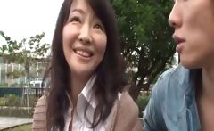 Hot Asian Mom Is Curious About The World Of Porn And Wants To Make Her First Movie 