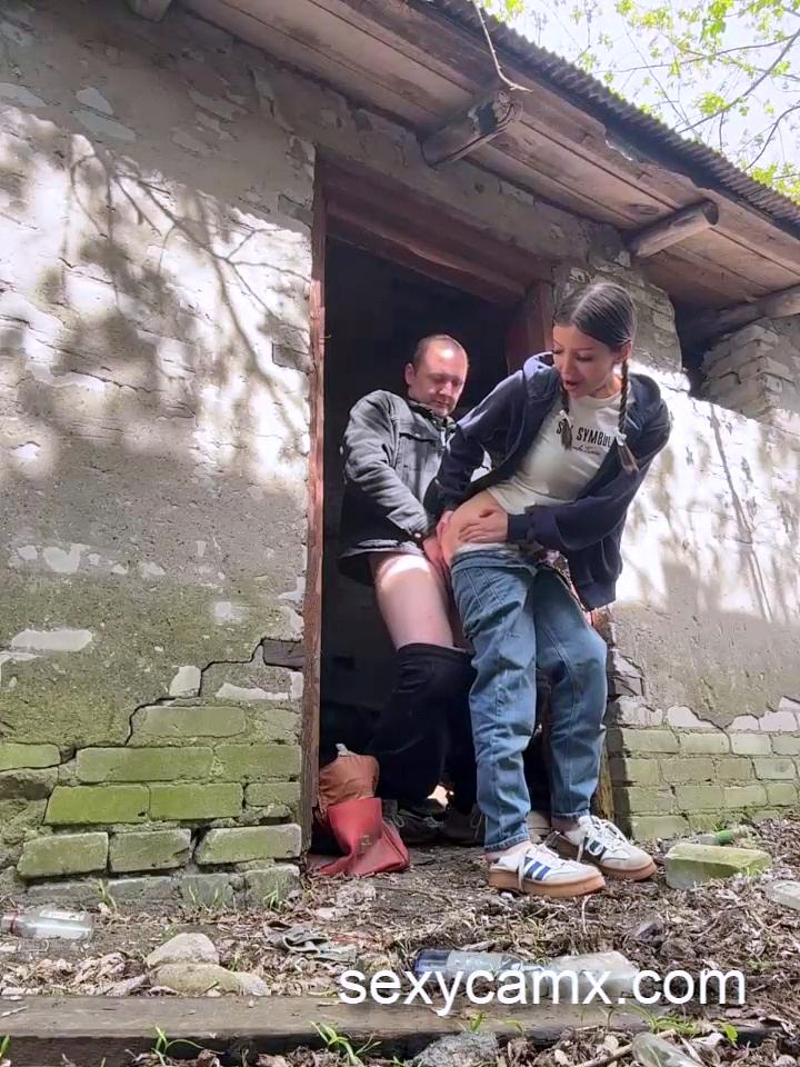 Horny brunette slut takes hard anal pounding outdoor live at