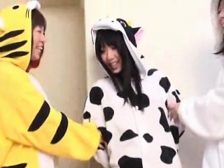 Subtitled japanese group cosplay wardrobe malfunction...