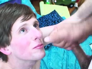 Gaydaddy gives twink a mouthful of cum