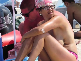 Amateur Milfs Spy Beach Big Boobs Topless...