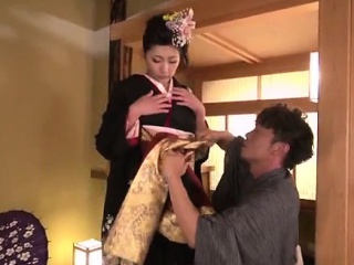 Yuna shiratori spreads legs for a big dick to smash her cunt