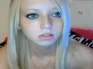 Hot teen with tits dancing in chatroom
