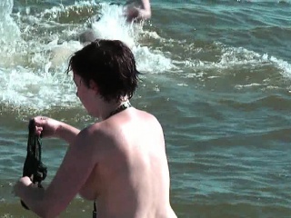 Thrilling nude beach spy...