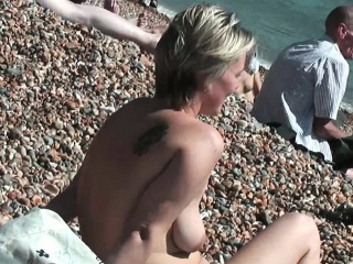 Amateur public nudist beach...