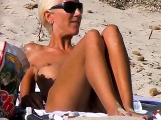 Amateur beach voyeur movie