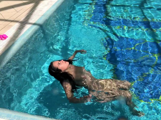 Jessica Lincoln Hottest Underwater Girl...