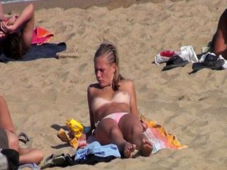 Voyeur On Public Beach Sex...