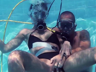 And Eduard Fucking Hardcore Underwater...