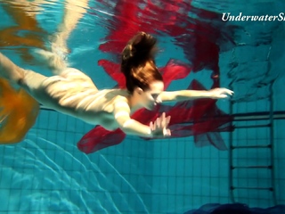 Edwige Underwater...