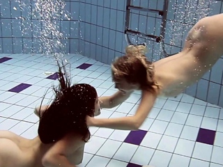Iva Brizgina And Paulinka Hot Softcore The Pool...