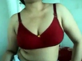 Bangla desi girl showing big boobs in bra