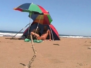 Greek Beachsex Teil 2...