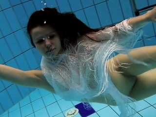 Kristy Hot Babe Ewith Big Boobs In The Swimming Pool...