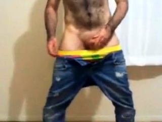 Turkish bear shows off on cam