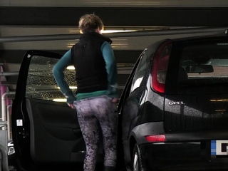 Desperate girl pisses in car park