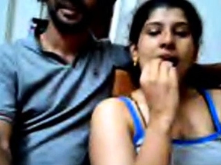 Desi Couple Loves Flashing...