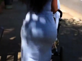 My booty jigglin in my summer dress
