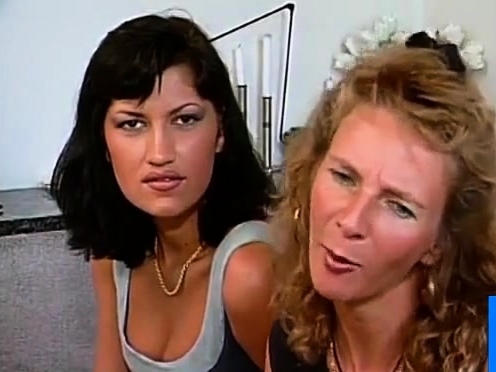 German Milf teachs German Girl
