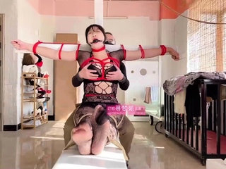 Pussy Clamped Asian Fetish Babe...