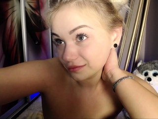 19yo Blonde Teen Going Solo On Webcam...