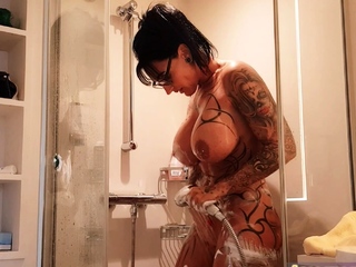 German Escort Tattoo Milf Shave Pussy Under Shower...