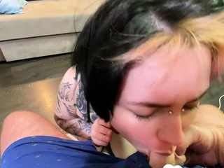 Tattooed ladies always give the best blowjobs