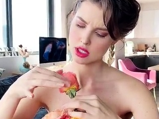 Amanda Cerny Valentine Nude Video Leaked...